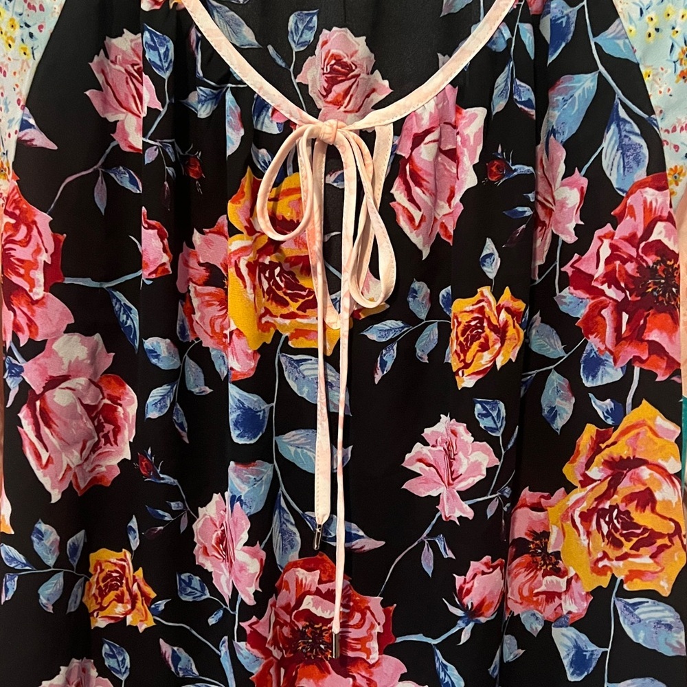 NWT This Pioneer Woman size Small Mixed Print Peasant Blouse Floral Flowy - Picture 4 of 9